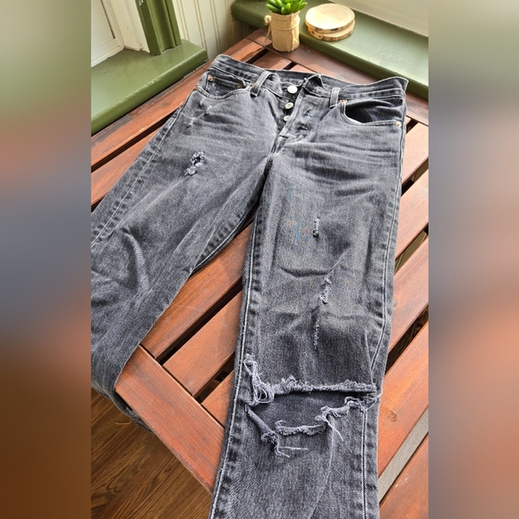 Levis Jeans - Picture 2 of 5